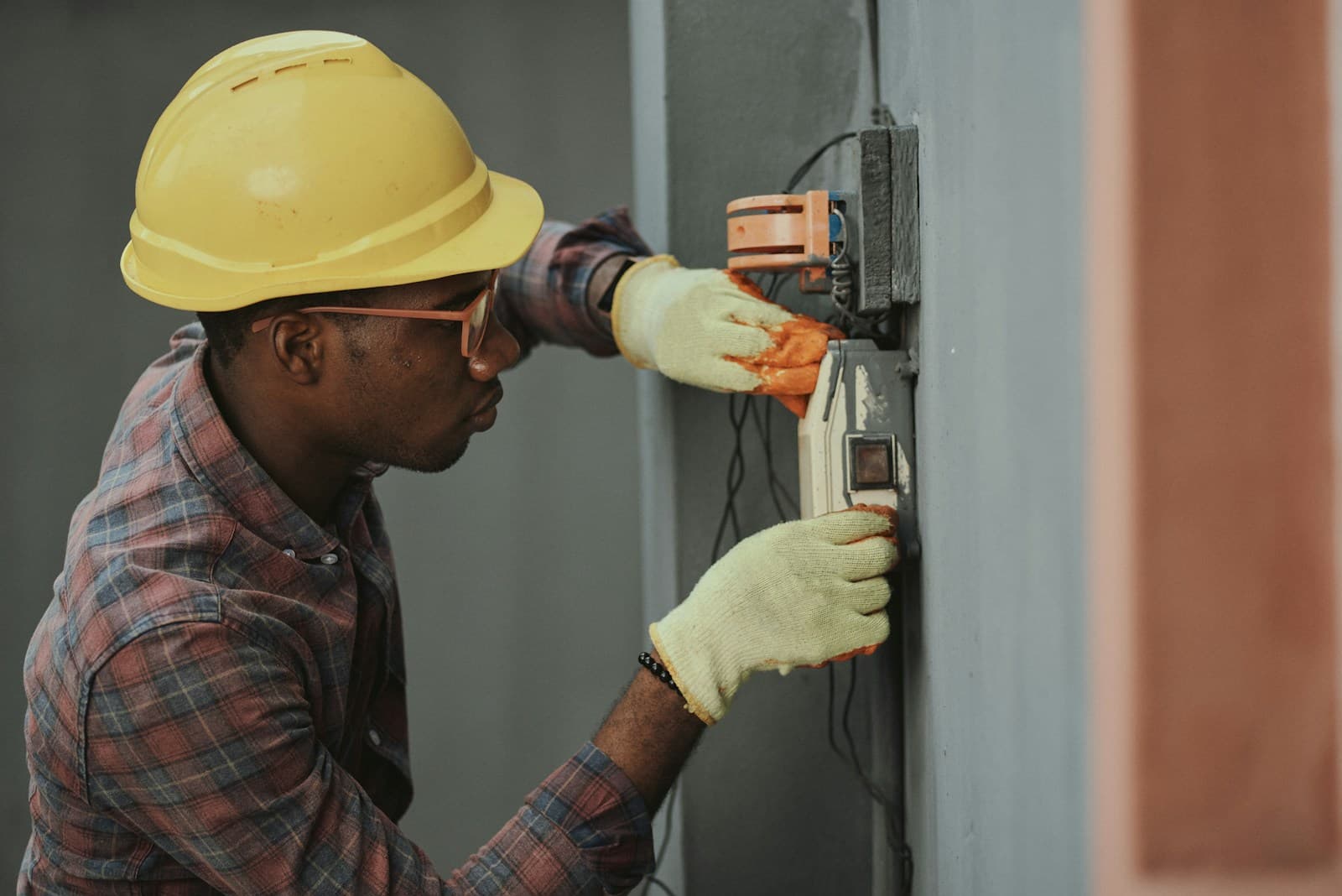 Heat pump outdoor unit maintenance